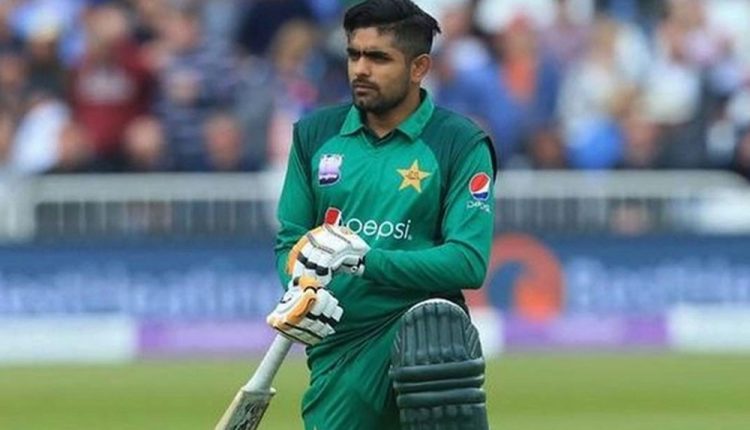 قومی کرکٹ ٹیم کے کپتان بابر اعظم کی بچن کی تصویر وائرل ہوگئی