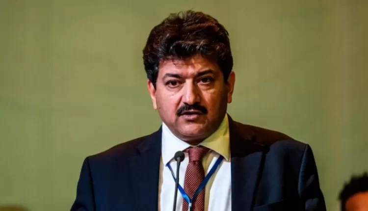 عمران خان کی تقریر کے بعد 3 وزراءنے اپوزیشن سے رابطہ کیا ہے اور کہا کہ ہمارے لیے کوئی راستہ نکالیں ،حامد میر نے بڑا دعویٰ کر دیا