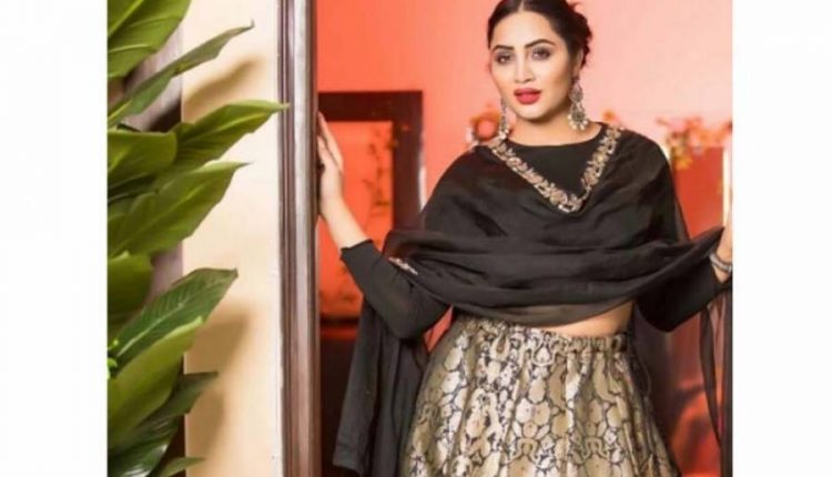 اداکارہ عرشی خان نے منگنی کی خبروں پر خاموشی توڑ دی