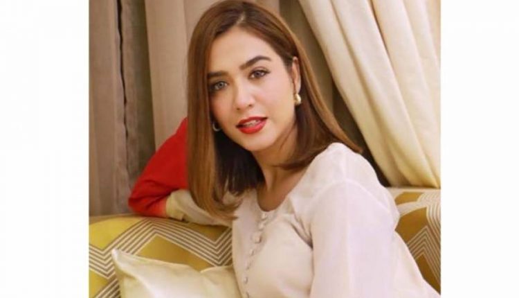 پاکستانی اداکارہ منشا پاشا نے بہنوں کیساتھ مل کر والد کی یاد میں مسجد تعمیر کروا دی