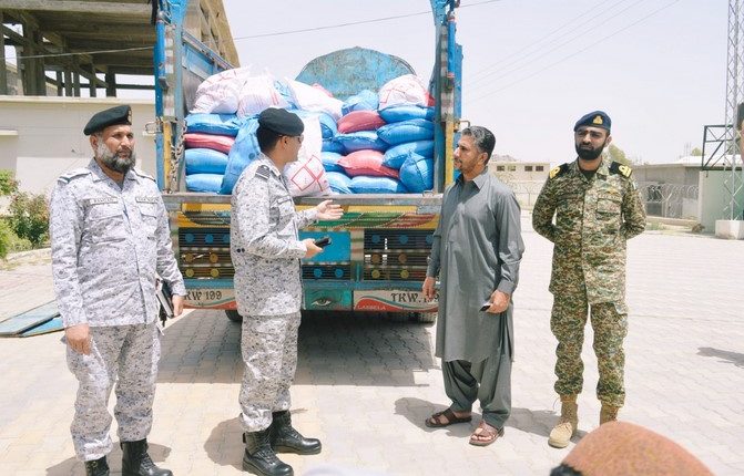پاکستان نیو ی کی جانب سے متاثرین ِ زلزلہ کے لئے پانچ ٹن خوراک خضدار پہنچادیا گیا