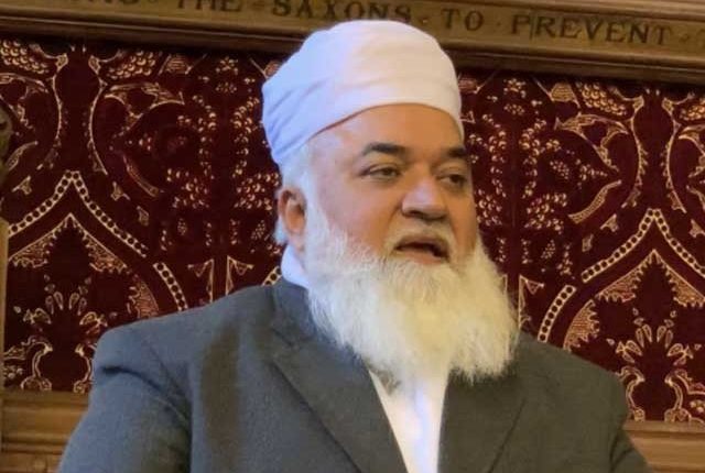 لیگی منحرف رکن صوبائی اسمبلی جلیل شرقپوری کاعمران خان کا ساتھ دینے کا اعلان
