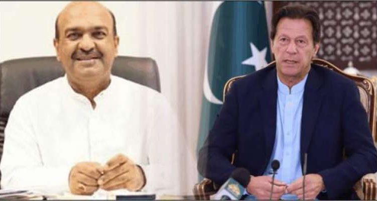 عمران خان نے جنرل باجوہ کوایکسٹینشن منتیں کرکے دی تھی