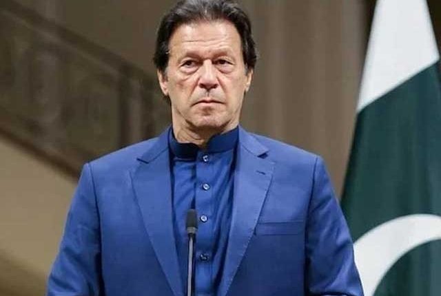 ابھی ٹینکوں کے آگے لیٹنے کی ضرورت نہیں ہے، عمران خان کا کارکنوں کو جواب