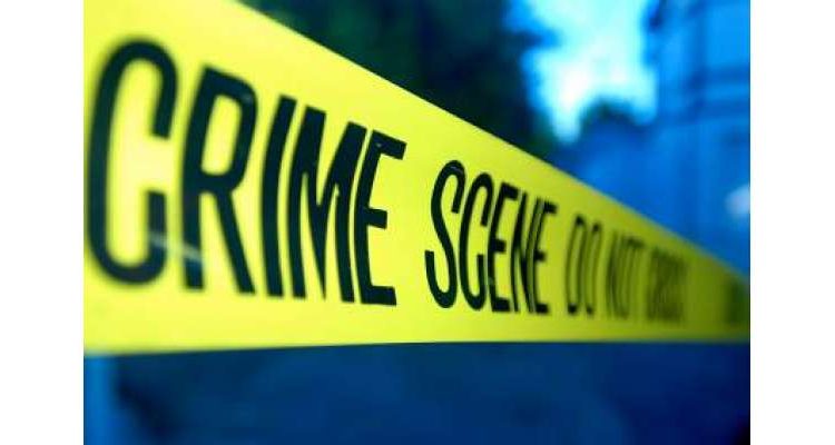 کراچی میں قتل کی لرزا خیز واردات ، ماں کی لاش کے ساتھ زندہ بچی بیٹھی پائی گئی