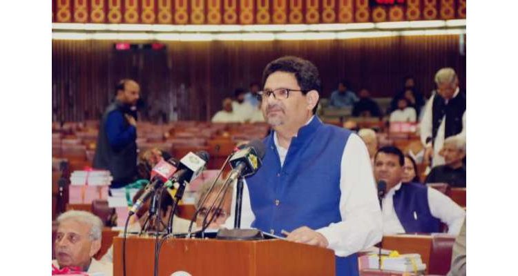 وفاقی حکومت کی جانب سے 10 ہزار مزید طلبا کو بینظیر انڈر گریجویٹ اسکالر شپس دی جائیں گی