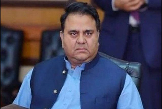 اگر عسکری ادارہ نہ چاہتا تو ہماری حکومت نہیں گرتی، فواد چوہدری