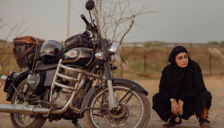 ’سفر میں suffer نہ کرنے کا واحد علاج پیار ہے‘ اداکارہ دیا مرزا کی برقع پہنے تصاویر وائرل