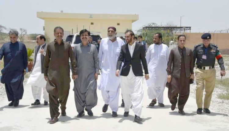 وزیراعلیٰ بلوچستان قدوس بزنجو اور صوبائی وزراءگوادر پہنچ گئے