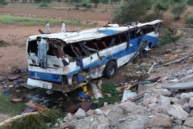 راولپنڈی سے کوئٹہ جانے والی بس کھائی میں جاگری، 19 افراد جاں بحق
