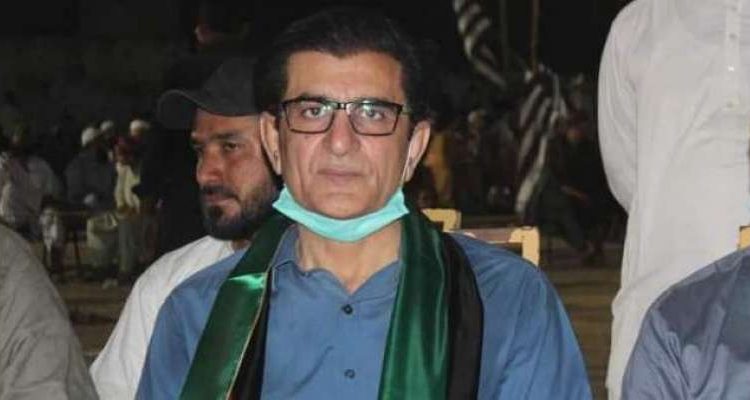 عمران خان نے سپریم کورٹ کو چھوڑا نہ ہی آرمی چیف کو