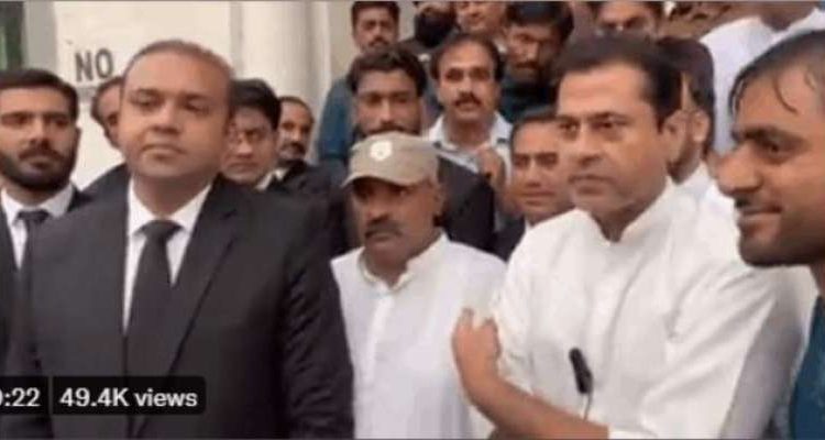 چکوال میں عمران ریاض کے خلاف مدعی نے مقدمہ واپس لے لیا