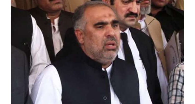 اسد قیصر نے پیٹرول کی قیمت کم کرنے کو حکومت کا ڈرامہ قرار دے دیا