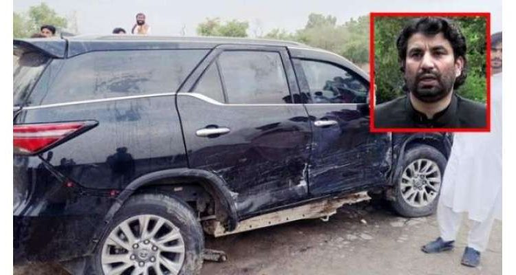 بھکر میں سابق ڈپٹی اسپیکرقاسم سوری کی گاڑی حادثے کا شکار ہوگئی