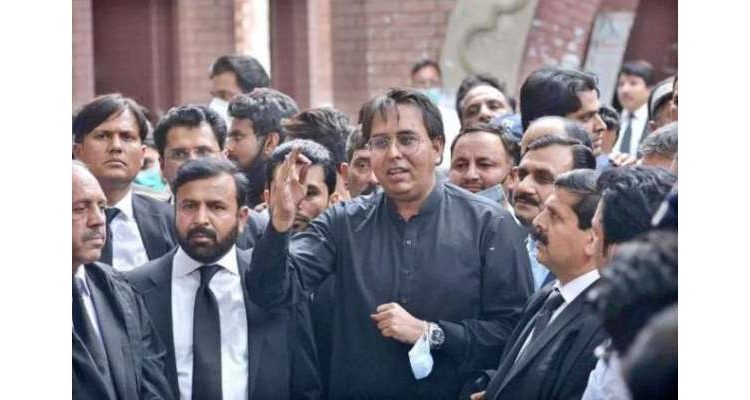 شہباز گل رہا، سیاسی مخالفین سے بدلہ نہ لینے کا اعلان کر دیا