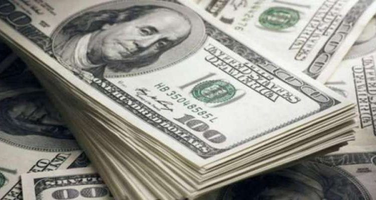 ڈالر چند گھنٹوں میں 6 روپے مہنگا، پچھلے تمام ریکارڈ توڑ دئیے