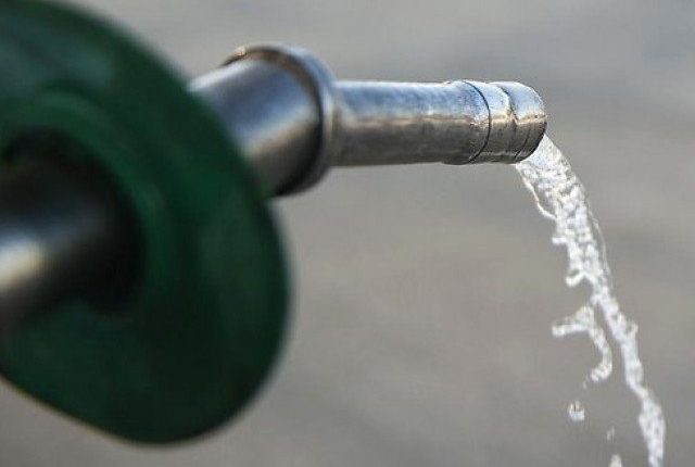 کوئٹہ شہر میں ایرانی پیٹرول کم گیج اور مہنگے داموں پہ فروخت ہونے لگا