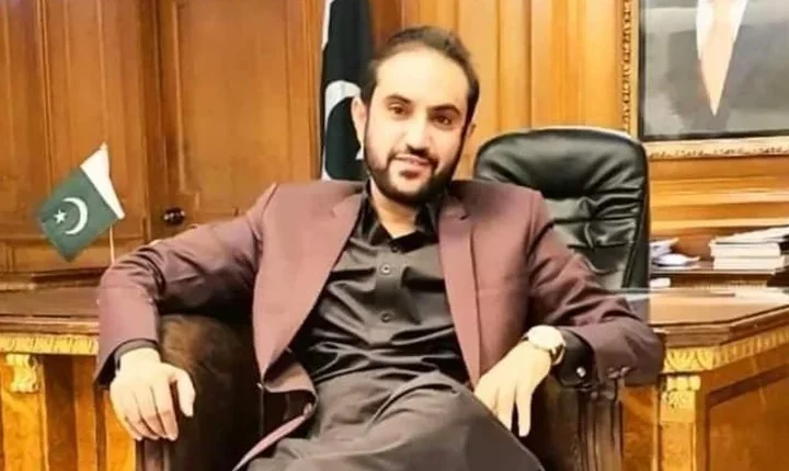 وزیراعلیٰ بلوچستان عبدالقدوس بزنجو نے ضلع لسبیلہ میں آرمی ایوی ایشن کے ہیلی کاپٹر کو پیش آنے والے حادثے پر دلی دکھ اور افسوس کا اظہار