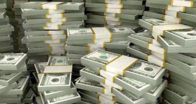 ڈالر کو ریورس گیئر لگنا شروع،انٹر بینک میں ڈالر 7 روپے 38 پیسے سستا