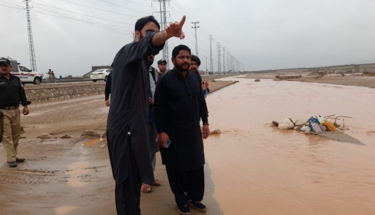 ضلعی انتظامیہ کی جانب سے شہر کے تمام متاثرہ علاقوں میں امدادی سرگرمیاں جارہی ہیں،شہک بلوچ