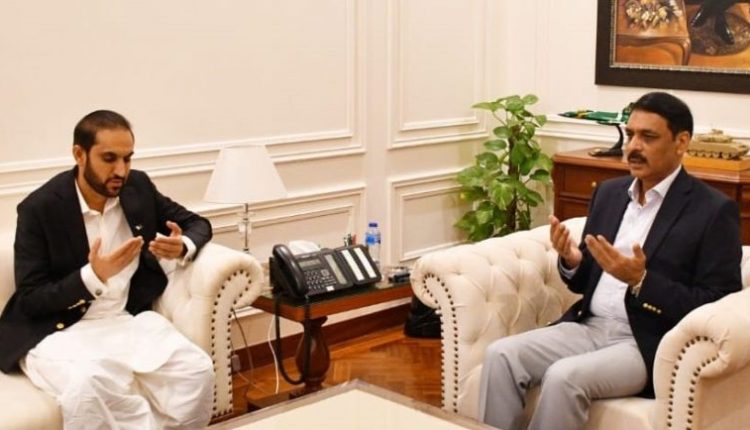 قدوس بزنجو کی جنرل آصف غفور سے ملاقات، ہیلی کاپٹر سانحہ پر اظہار تعزیت