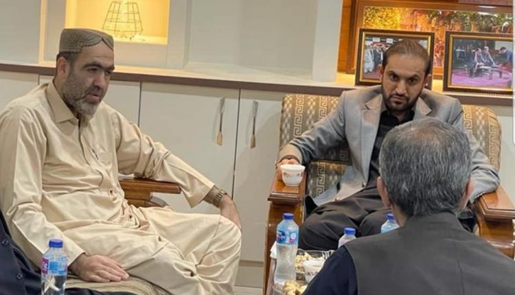 بلوچستان میں بے روزگاری کا مسئلہ اہم ہے جس کے خاتمے کیلئے حکومت کے ساتھ تجارت سے وابستہ افراد نے بھی ساتھ دینا ہوگا،عبدالقدو س بزنجو