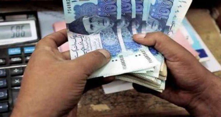 سیلاب متاثرین کے لیے تنخواہوں سے کٹوتی کا معاملہ