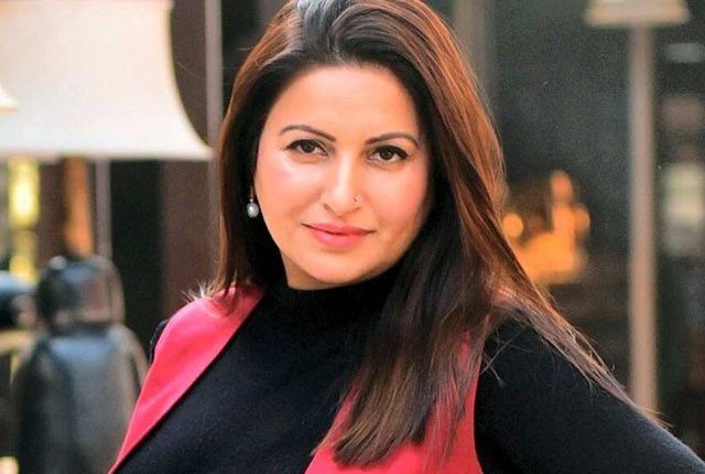 اداکارہ سونالی فوگاٹ کے مبینہ قتل کا معمہ، پولیس نے کن دو قریبی افراد کو گرفتار کر لیا ؟ جانئے