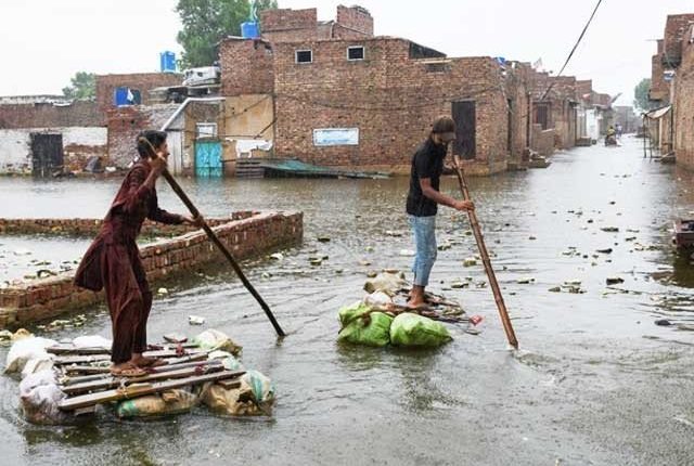ملک میں بارشوں اور سیلاب سے جاں بحق افراد کی تعداد ایک ہزار سے تجاوز کرگئی