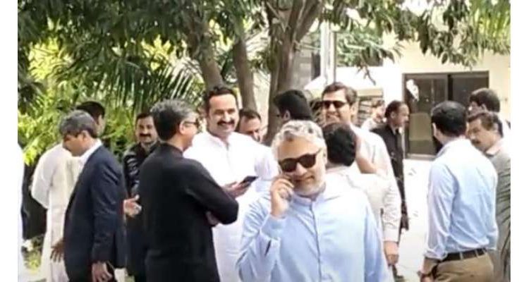 گرفتاری کا خدشہ،عطاءاللہ تارڑ اور رانا مشہود عدالت پہنچ گئے
