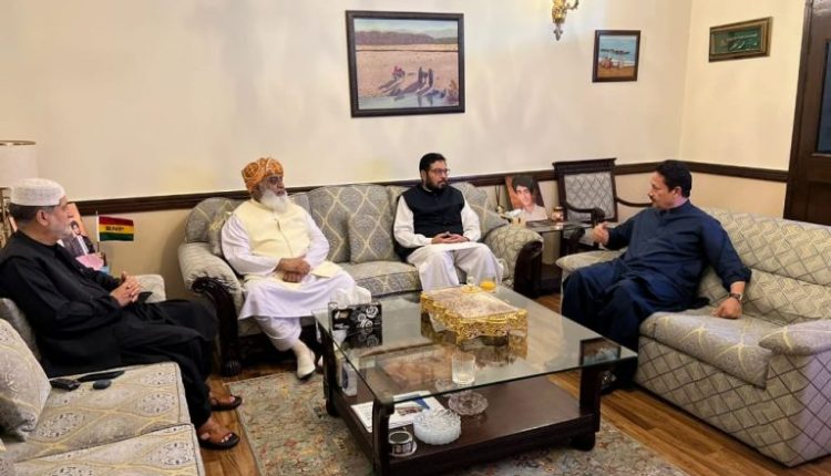 سردار اختر مینگل سے مولانا فضل الرحمن کی ملاقات، ملکی و سیاسی صورتحال پر گفتگو