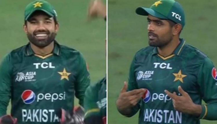 "کپتان میں ہوں"سری لنکا کے خلاف میچ میں کھلاڑیوں کی جانب سے ریویو لینے پر بابراعظم کو یاد دہانی کروانا پڑگئی