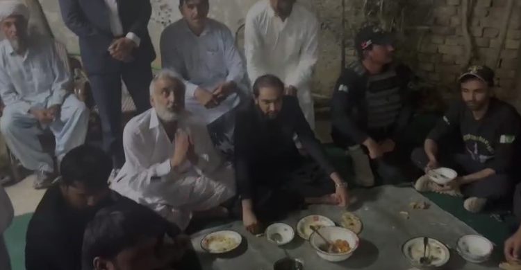 ۔وزیراعلئ بلوچستان میر عبدالقدوس بزنجو کا عوامی انداز