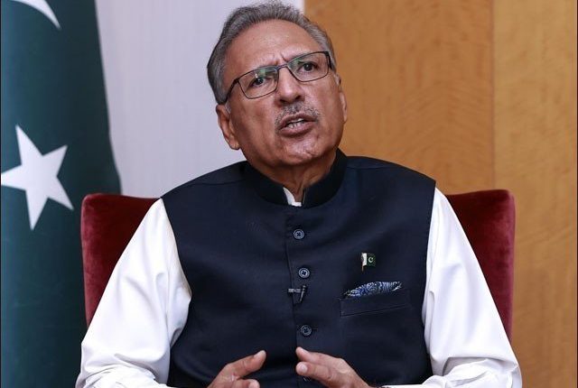آرمی چیف سمیت کسی بھی فوجی کی حب الوطنی پر شک نہیں کرنا چاہیےعمران خان نے آرمی چیف کے حوالے سے جو بات کی وہ وضاحت کریں، صدرمملکت