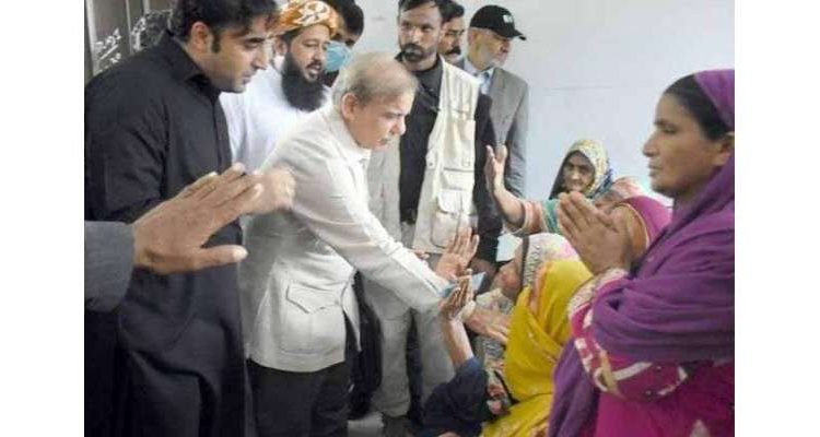 پاکستان میں 6لاکھ 50ہزار سے زائد حاملہ خواتین سیلاب زدہ علاقوں میں صحت کی بنیادی سہولیات سے محروم