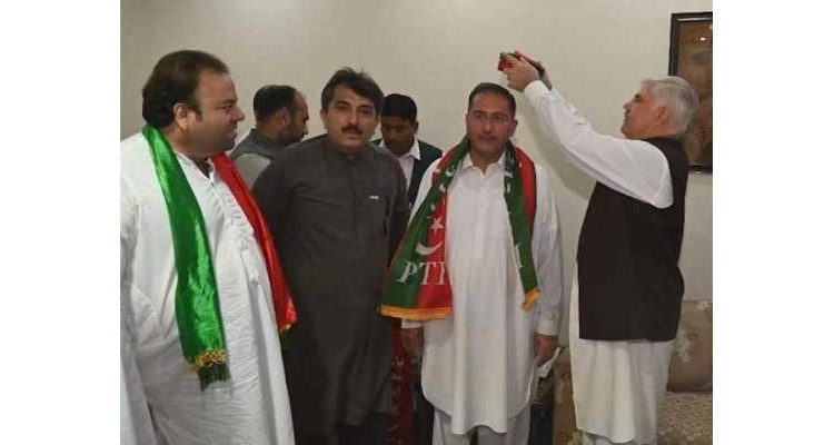 پی ٹی آئی نے عوامی نیشنل پارٹی کی اہم وکٹ گرا دی