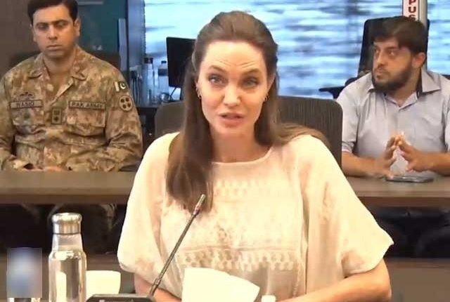 ہر جگہ پاکستانی فوج کو عوام کی مدد کرتے اور زندگیاں بچاتے دیکھاانجلینا جولی