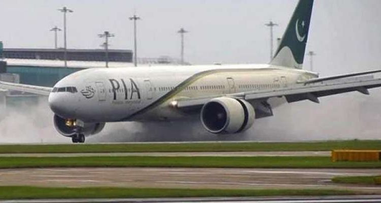 پی آئی اے کی پرواز حادثے سے بال بال بچ گئی
