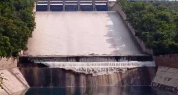 خانپور ڈیم میں پانی کی سطح خطرے کے نشان تک پہنچنے پر اسپل ویز کھول دیے گئے