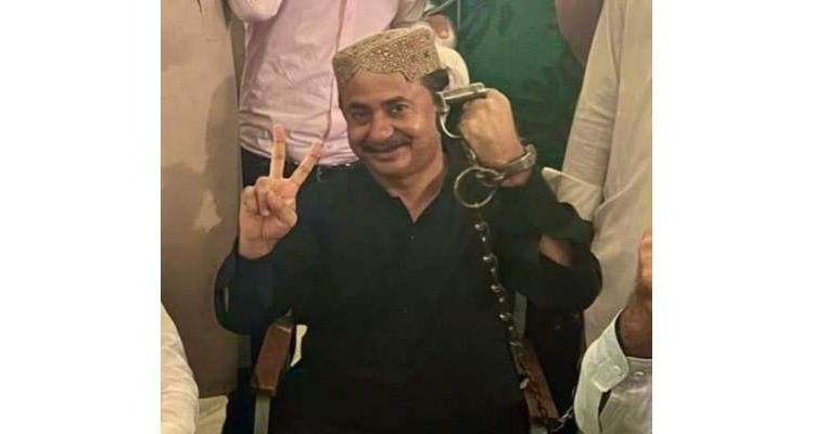 10 اور جھوٹے کیسز بنا لیں عمران خان کا سپاہی ہوں مقابلہ کروں گا،حلیم عادل شیخ