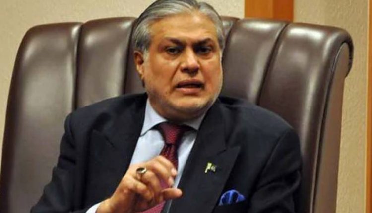 ’اخلاق کے دائرے میں رہیں‘ اسحاق ڈار نے عمران خان کو وارننگ دے دی