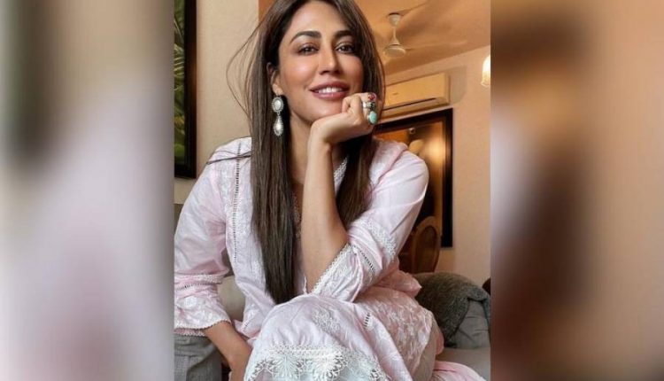 وہ بھارتی اداکارہ جس کے نام مداح نے اپنا گھر ان کے نام کرکے کاغدات بھجوادیئے