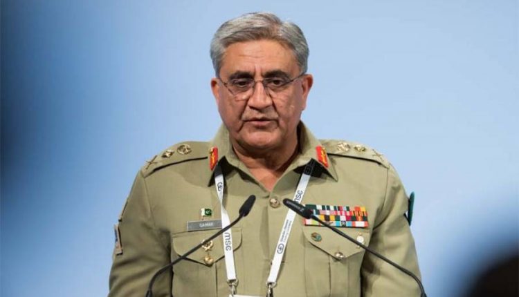 عمران خان کی نااہلی کے فیصلے کے بعد جنرل باجوہ نے بھی اپنی مدت ملازمت سے متعلق بڑا اعلان کردیا