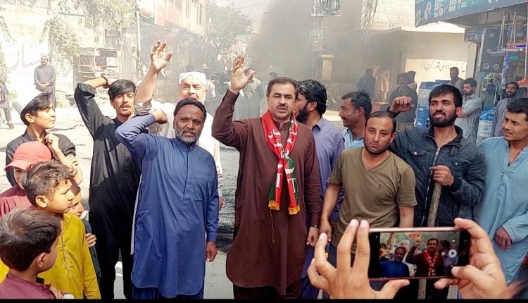 پاکستان تحریک انصاف بلوچستان کا گیس لوڈشیڈنگ کیخلاف مظاہرہ