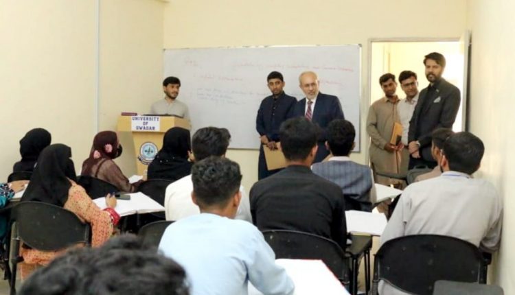 ہائر ایجوکیشن کمیشن کا گوادر یونیورسٹی کا دورہ، تدریسی سرگرمیوں پر اظہار اطمینان
