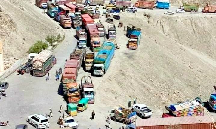 کوئٹہ چمن شاہراہ پر واہگہ جانیوالے ٹرکوں کو روک دیا گیا، بھارت میں قید ڈرائیور کی رہائی کا مطالبہ