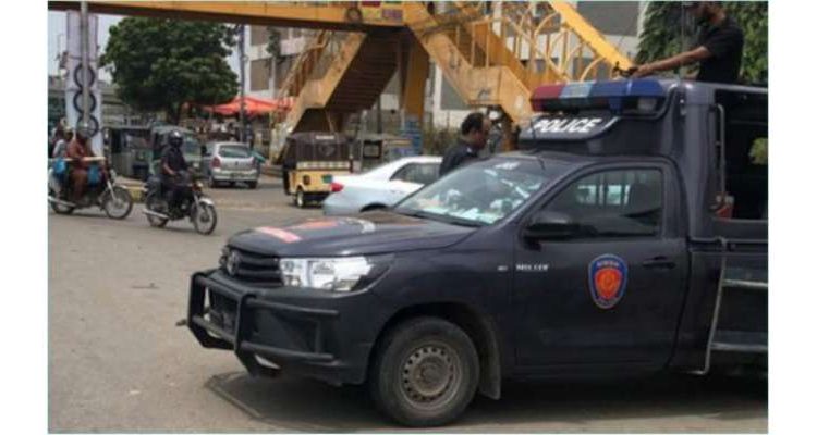 کراچی میں پولیس اور ملزمان کے درمیا ن فائرنگ کا تبادلہ