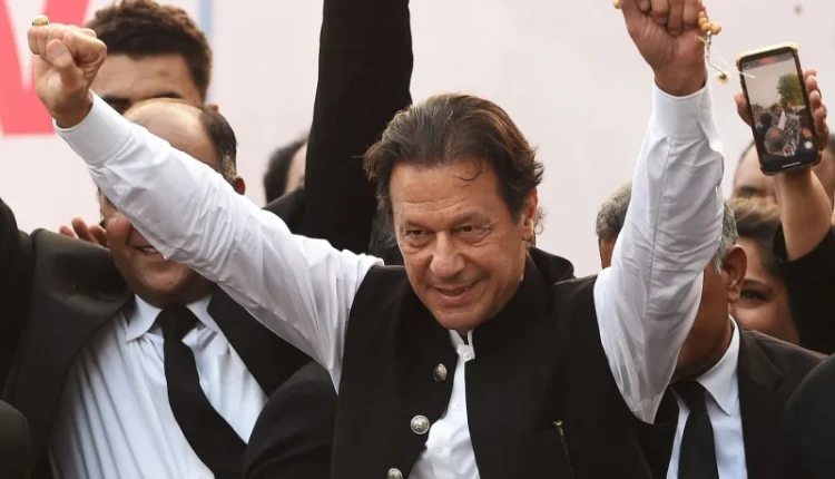 لانگ مارچ کے دوران بڑی کامیابی، ن لیگ کے سینئر رہنما پی ٹی آئی میں شامل