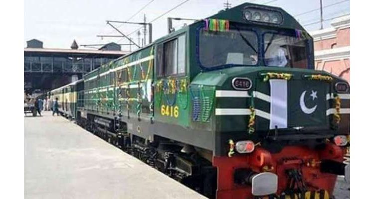 سیلاب کی وجہ سے بند ٹرین سروس ایک ماہ بعد بحال ہوگئی