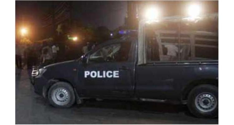 پولنگ اسٹیشن کے باہر 2گروپوں میں فائرنگ سے متعدد افراد زخمی